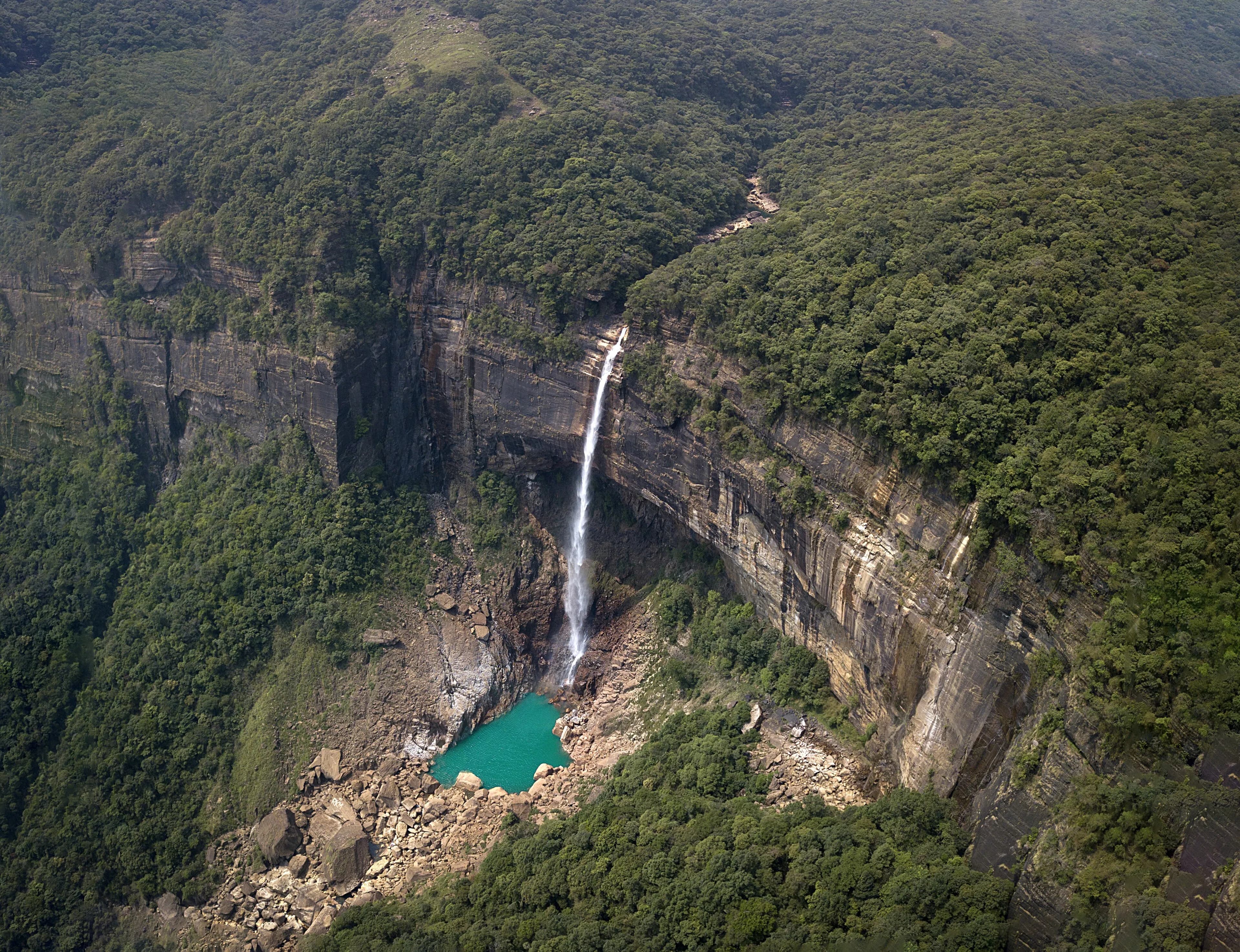 Meghalaya Waterfalls & Caves Getaway